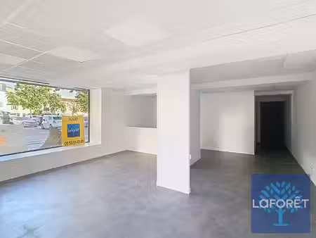local commercial dax 114 m2