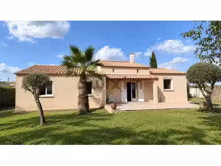 maison de plain-pied 3 chambres avec grand jardin à rodilhan