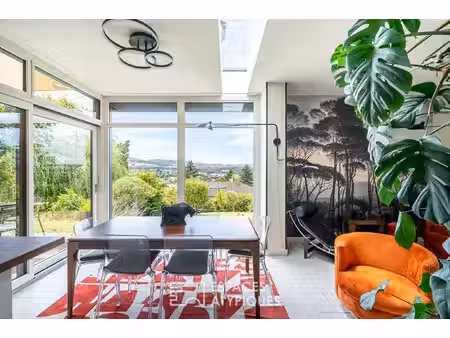 maison d'architecte entièrement rénovée avec vue panoramique