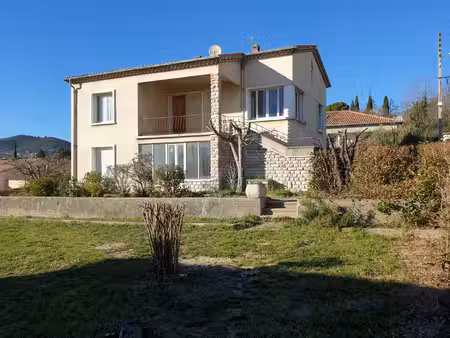 maison t5 avec jardin  garage....