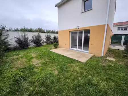 à louer villa 3 pièces avec 2 parkings saint-jory
