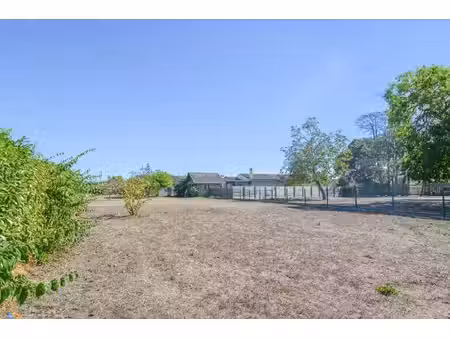 terrain saint medard en jalles 830 m2 - belles possibilités de construction !