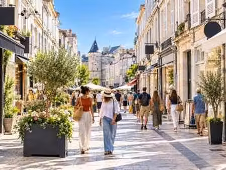 vente bureaux et commerces à la rochelle (17000) : à vendre / 88m² la rochelle