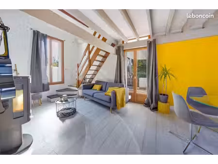 aix pont de l’arc – t3/4 atypique – 82 m² au sol – terrasse 22 m² – parking