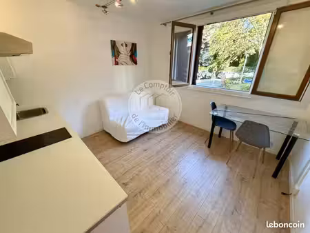 studio 1 pièce 18 m²