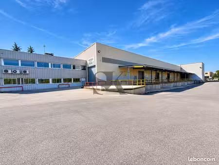 local 2940 m² vitrolles