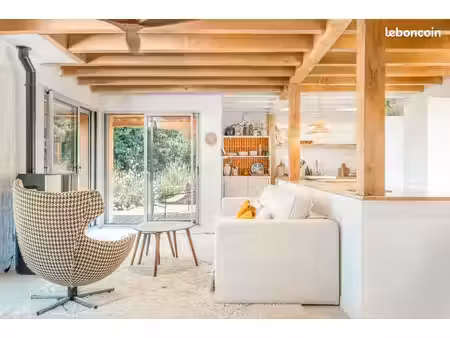 maison contemporaine en bois 150 m² – 4 chambres – piscine – la roque-d’anthéron