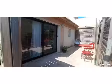 t1 meublé rdc avec terrasse