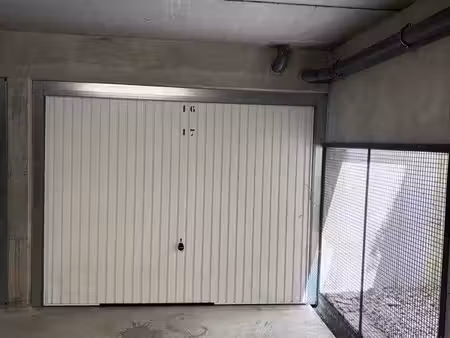 garage fermé sécurisé borely