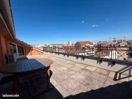 t4 avec terrasse à ciel ouvert