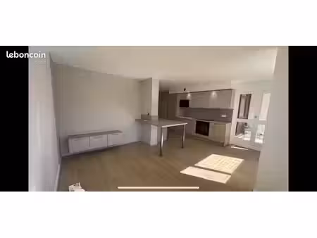 appartement 1 pièce 84 m²