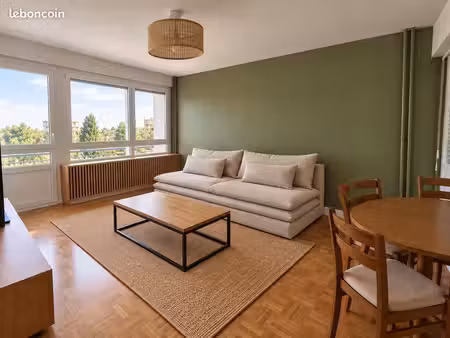 appartement 70 m² rénové – 2 chambres – balcon