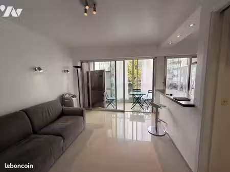studio 1 pièce 30 m²