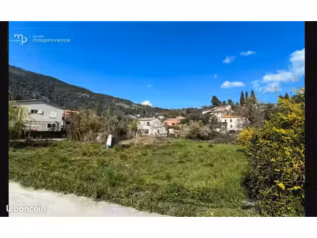 terrain à bâtir de 760 m² à tourrette-levens (06)