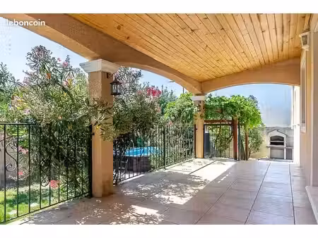 vends maison plain pied 5 pièces 132 m2
