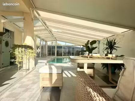 villa avec piscine