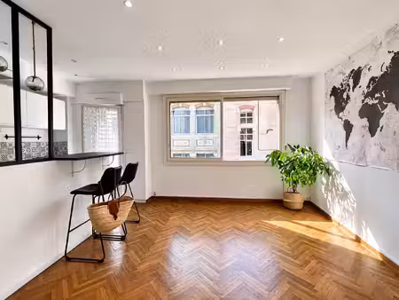 studio paradis / prado 13008 marseille