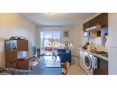 studio à vendre – cour de pyrène  balcon & parking privé