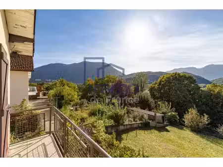 vizille sur une parcelle de 885m² avec vue dégagée