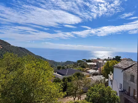 maison de village – 79 m² au total avec terrain de 300 m² ?
