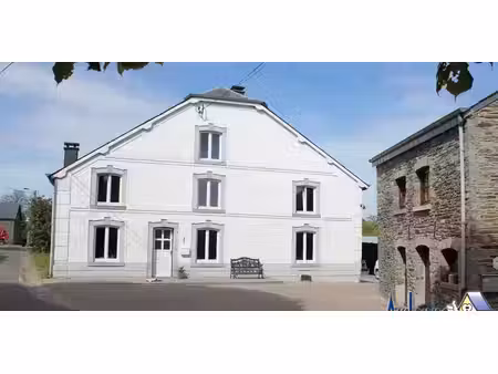 maison à louer à nadrin pour € 900 avec 3 chambres à coucher