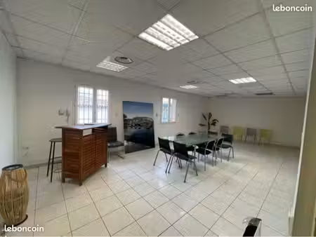 loue bureaux saint cannat 77m2