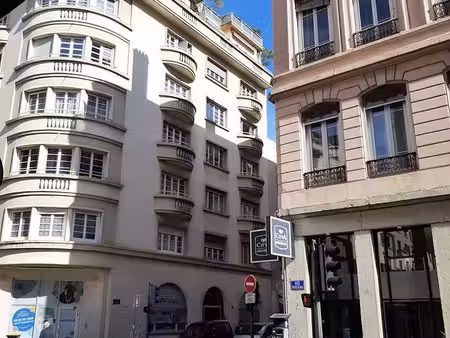 vend bel appartement de 92 32 m2 loi carrez  classé c au dpe septembre 2025  dans le 6ème 
