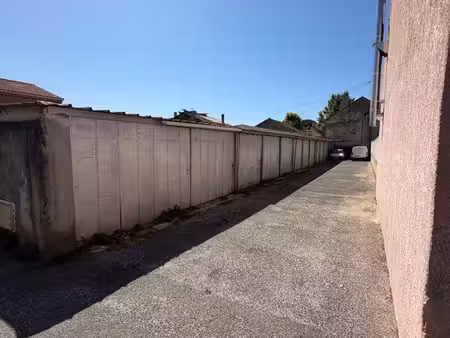 box / entrepôts de 15 m2