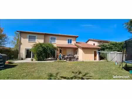 maison 8 pièces 192 m²