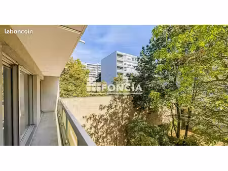 beau 2 pièces avec balcon