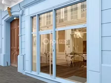 local commercial 153 m²