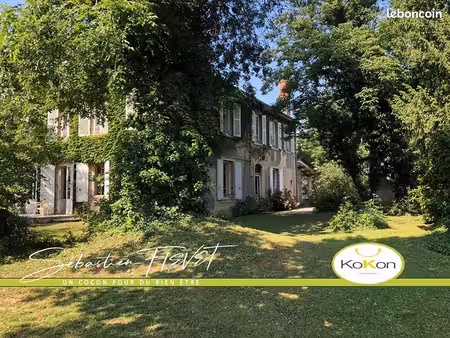 propriété 15 pièces 588 m²