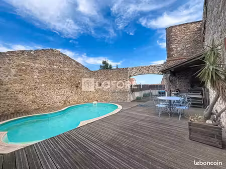 maison 7 pièces 207 m²