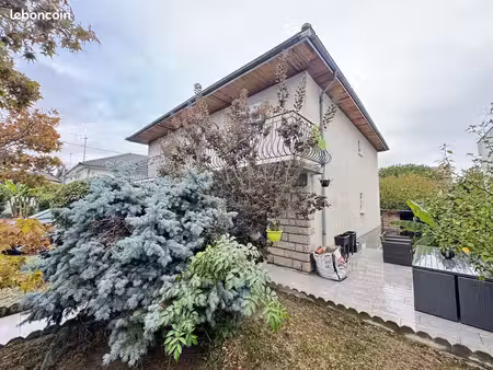 maison 5 pièces 130 m²