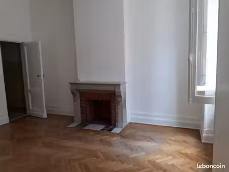 t1 de 38 m² centre bordeaux