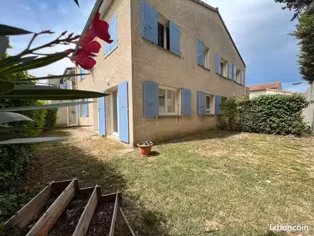 t2 50 m² avec jardin privatif  piscine  tennis et parking - domaine des présidents