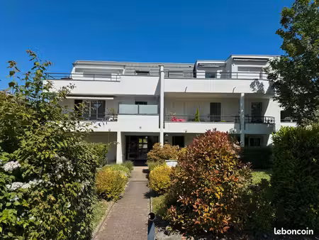 attique - 3 pièces 73 m² (79m² au sol)