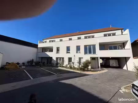 appartement  trois-pièces à louer