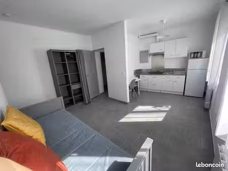 location studio meublé toulon 22m2
