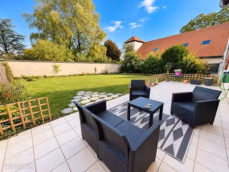 maison 7 pièces 195 m²