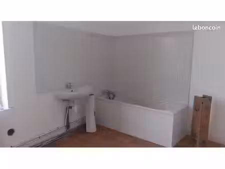 loue maison 4 chambres pour 6 mois