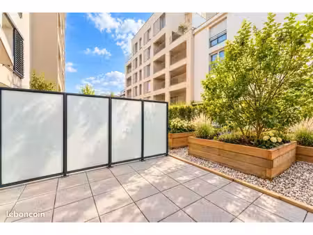 appartement - 10m du métro - terrasse 15m2 - caluire / croix rousse