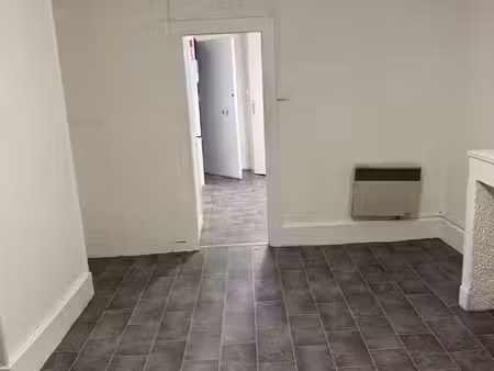 f1 32 m² à louer – chambre et cuisine séparées