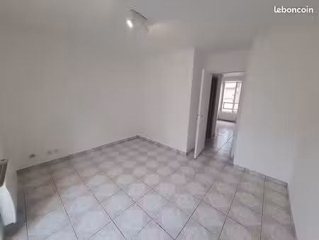 a louer appartement 2 pièces - refait à neuf