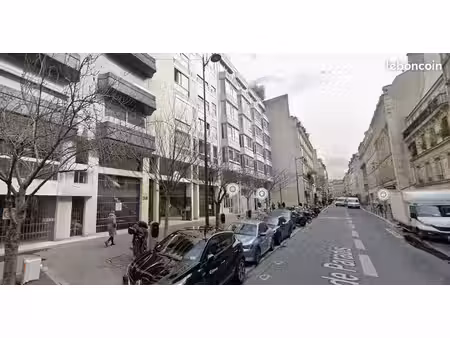 local professionnel 48 m² paris