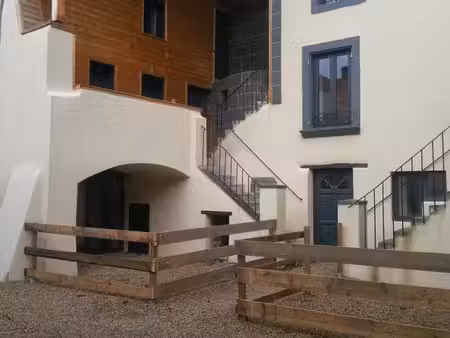 f2 châtel-guyon avec terrasse