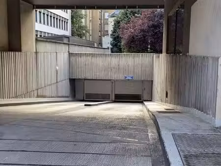 place de parking privative - résidence darcy - dijon centre