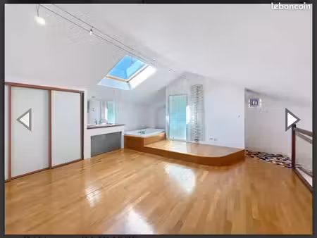 t2 duplex 85m2 secteur croix de pierre