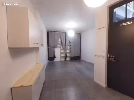 beau studio 31m² sur cour au calme