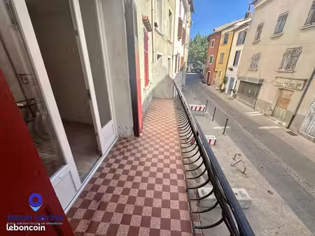 pignans - appartement t4 avec balcon